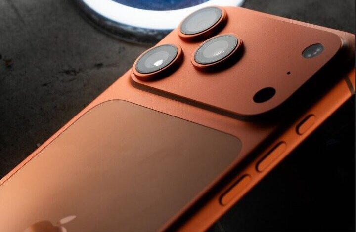 کاربران از خراشپذیری قاب آیفون ۱۷ با پوشش آندایز انتقاد میکنند