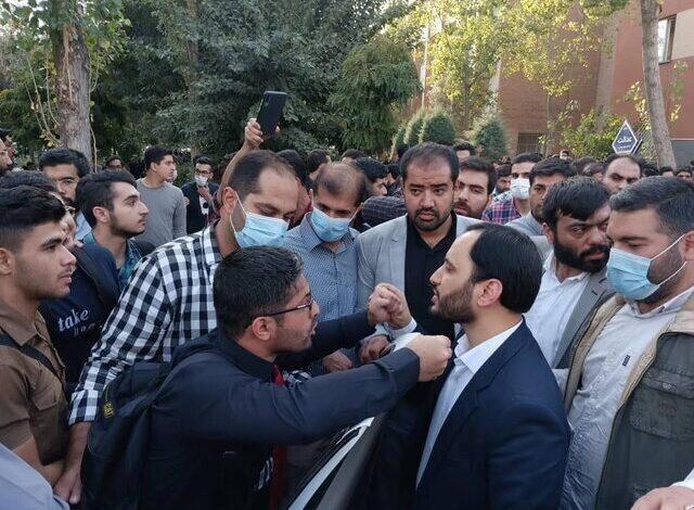 با حکمرانی فروتنانه در دانشگاه‌ صدای دانشجویان شنیده می‌شود
