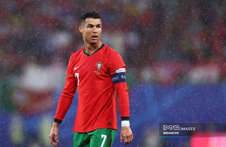 رونالدو اولین بازیکن میلیاردر فوتبال جهان شد