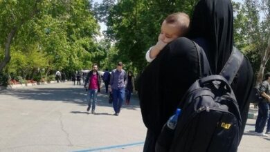 مادران دانشجو