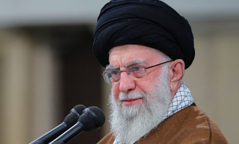 رهبر انقلاب