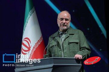 تصویری از تاج گل ارسالی قالیباف برای مراسم ترحیم فرزند کاظم صدیقی