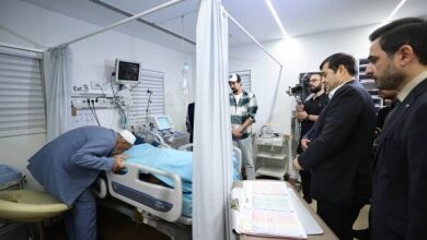 دنیامالی پس از عیادت صابر کاظمی: ناامید نیستیم؛ مردم دعا کنند