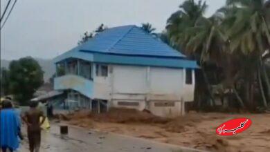 ویدیوی هولناک از فروریختن و نابودی خانهها بر اثر سیل!