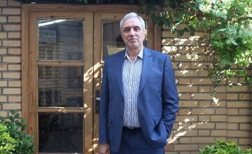 میرمحمد صادقی: دولت پزشکیان دولت کندی است/نهاد دولت شرکت سهامی نیست که به همه گروهها سهم بدهند/ آیا پزشکیان از حامیان خودش غفلت کرده است؟