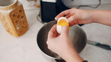 بهترین روش برای از بین بردن بوی تخم مرغ در کیک