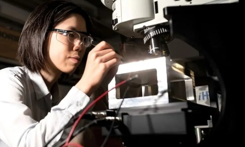 تغییراتاتمی با لیزر