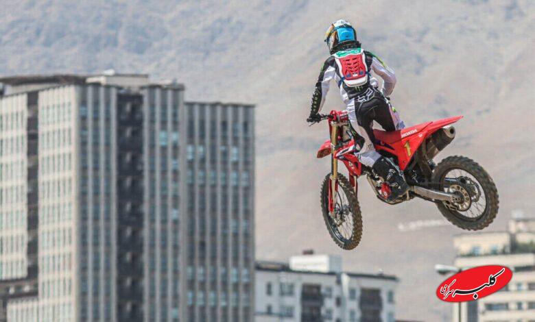 النا معدنی‌پور