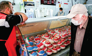 مرغ دوباره گران شد/ قیمت مرغ در پایان آبانماه از ۲۰۰ هزار تومان هم عبور میکند؟