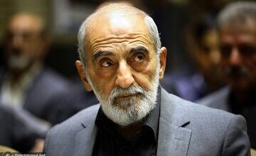 حسین شریعتمداری هم قبول کرد: برای برخورد با کشف حجاب، بگیر و ببند به جایی نمی رسد