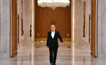 جدال دولت و مجلس بر سر تغییر چهار وزیر پزشکیان؛ از فشار برای استیضاح تا پیشنهاد راهبرد استعفاء/ چه کسی از قطار پاستور پیاده می شود؟