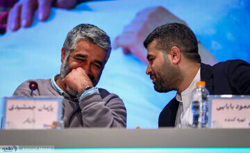 مامک جمشیدی با انتشار عکس شاکی مرتکب جرم شده است/ ای کاش قرار مناسبتری برای پژمان جمشیدی صادر میشد