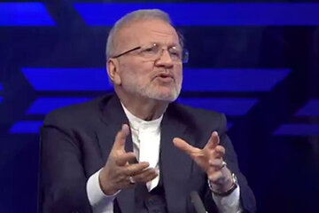 انتقاد وزیر امور خارجه احمدی نژاد از روحانی: روحانی با تعبیر «کدخدا» به آمریکا سیگنال داد که بدون هماهنگی شما کاری نمی‌کنم/ ماجرای بدقولی البرادعی!