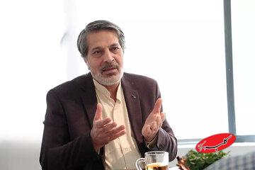 واکنش عمادالدین باقی به ماجرای سیم کارت سفید/ هیچ وقت پول برای فیلترشکن ندادهام/ همین امروز باید همه فیلتر برای همه مردم در ایران برداشته شود اما...