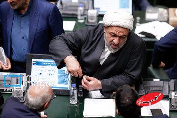 حمله مجدد رسایی به عارف با طرح یک ادعا؛ پیشنهاد لغو تابعیت فرزندش را دادم اما نپذیرفت  و ناراحت شد/ مراکز امنیتی تابعیت فرزند آقای عارف را تایید کردند