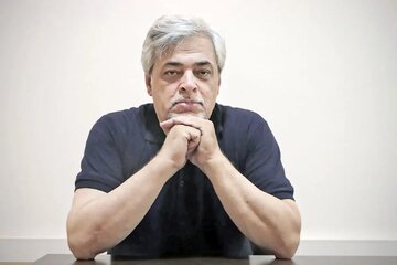 محمد مهاجری: پایداریچی یعنی وقتی همه کوکا میخورند آنها کانادا میخورند/ صفت پایداریچی در اصلاحطلبها هم داریم!