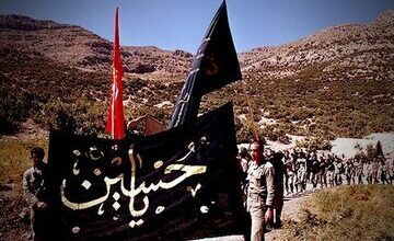 پاره کردن پرچم آمریکا توسط رزمندگان ایرانی در جبهه ها + تصویر