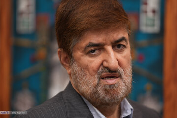 نظر متفاوت مطهری درباره ماجرای سفارت آمریکا؛ تسخیر و گروگانگیری یک کار غیر ضروری بود/ تحت تاثیر افراد چپگرا بود