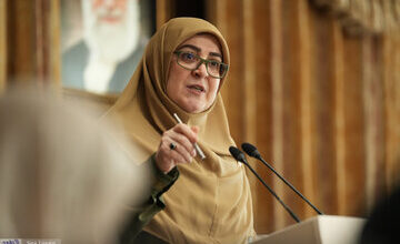 مهاجرانی: کوچک‌سازی دولت بدون تعدیل نیرو و کاهش حقوق‌ها خواهد بود