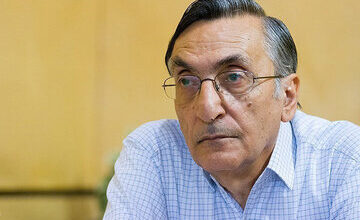 آیا این مرد به اندازه یک تخت بیمارستانی و یک پرستار به گردن فرهنگ این کشور حق ندارد؟!/ کامران فانی را به خانه سالمندان بازنگردانید