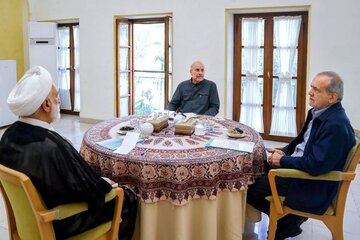 ادعای عجیب نماینده مجلس؛یکسانسازی نرخ دلار در قیمت ۱۰۰ هزار تومان به تصویب سران قوا رسید! + تصویر