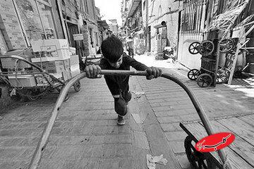 از خیابان تا فضای مجازی؛ چهرههای نوین بهرهکشی از کودک و نوجوان/ «در تهران، مشهد و اهواز، بخشی از نوجوانان کار فاقد شناسنامهاند»
