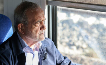 دیدار پزشکیان با جمعی از علما و روحانیون استان کردستان + تصویر