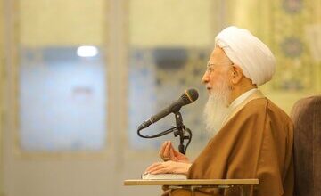 انسان با مراقبه در دیوان بیداردلان در می‌آید