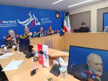 جواد لاریجانی: ایران می‌تواند در کمتر از دو هفته بمب اتم بسازد، اما.../ ایران به هر ننه قمری اجازه دخالت در اصول هسته‌ای و موشکی را نمی‌دهد