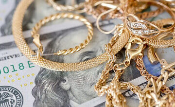 طلا یک‌بار دیگر سقوط کرد/ قیمت جدید طلای جهانی امروز ۱۳ آبان‌ماه ۱۴۰۴