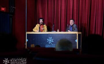 از حضور مدام زن قرمزپوش در میدان فردوسی تا حرکت دایره‌ای دوربین میان ستون‌های مسجدشاه/ دو مستند متعلق به سال ۱۳۵۶