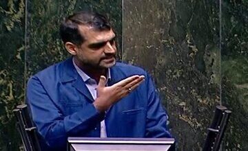 انتقاد نماینده قم از وزیر علوم: کاری کردید که نخبگان در اتاق های خود را بسته و تند تند مقاله چاپ کنند/ خجالت می کشم آمار مهاجرت کنندگان نخبه را بگویم