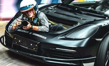 این خودرو فقط یک هدف دارد: عکاسی از پورشه!