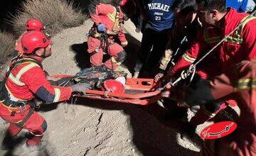 نجات معجزهآسای جوان ۱۸ ساله بعد از سقوط ۱۸۰ متری/ عکس