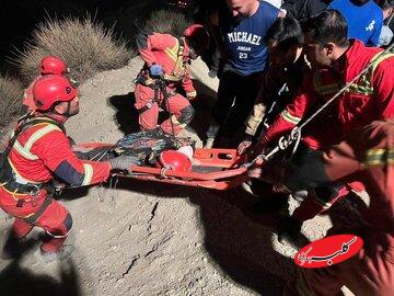 نجات معجزهآسای جوان ۱۸ ساله بعد از سقوط ۱۸۰ متری/ عکس