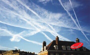 پشت پرده ردپاهای سفید در آسمان