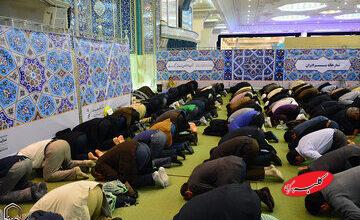 پیامبر(ص) برای پاداش شرکت در نماز جماعت چه تعبیری به کار بردند؟