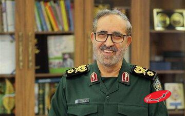 عکسی دیده نشده از شهید شادمانی در کنار رهبرانقلاب