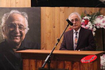 شاعری که اگر از او بپرسید چرا فیلم بازی کردی یا آواز خواندی؟ میگوید: دوست داشتم!/ شمس لنگرودی ۷۶ ساله شد