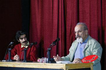 هر کس که در شبکه‌های اجتماعی حضور نداشته باشد، گویی قدرتی ندارد