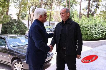 پشت پرده تاکید رسانه های قالیبافی بر استعفای عارف/ ماجرا چه بود؟