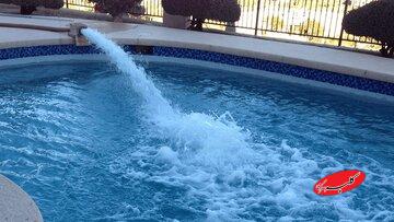 دزدی از آب آتش نشانی برای استخر!