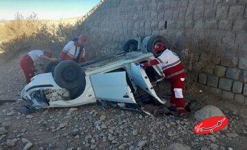 پراید از بالای پل سقوط کرد و له شد/ عکس