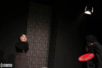 حسن معجونی و نگار عابدی در نقش بانی و کلاید/ عکس