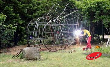 خلق اثر هنری با برگهای پاییزی/ آثاری که طی سه روز در میدان مشق اجرا میشوند