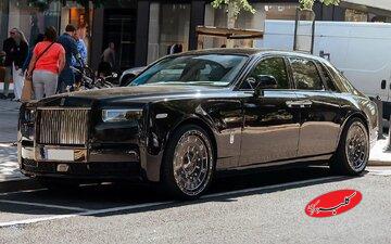 رولزرویس روی ساعت رولکس ایستاد! / این ساخته هوش مصنوعی نیست