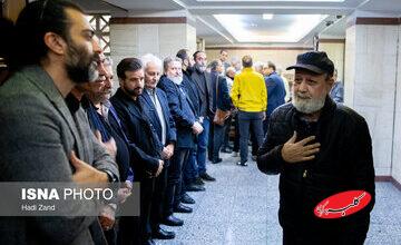 مراسم یادبود هادی مرزبان با حضور هنرمندان/ از اکبر زنجانپور تا حامد کمیلی