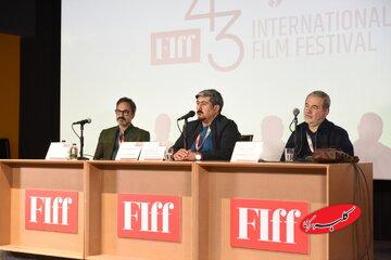 غیرعادی کردن جریان طبیعی زندگی موجب ایجاد شاعرانگی میشود