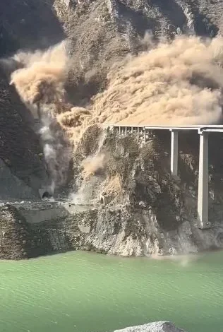 فرو ریختن پل