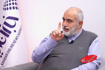 حسام الدین آشنا: اگر خط سفید به خبرنگار ها محدود میماند مشکلی نبود/ مانند ارز ترجیحی که گفتم سر و کله فساد پیدا میشود